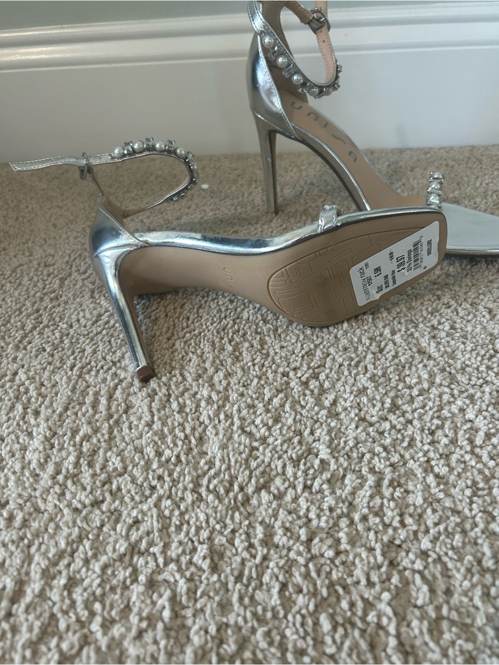 Heels - Picture 3 of 3